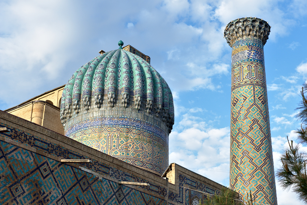 Samarkand, supradoza de albastru si mancare ca la mama acasa.