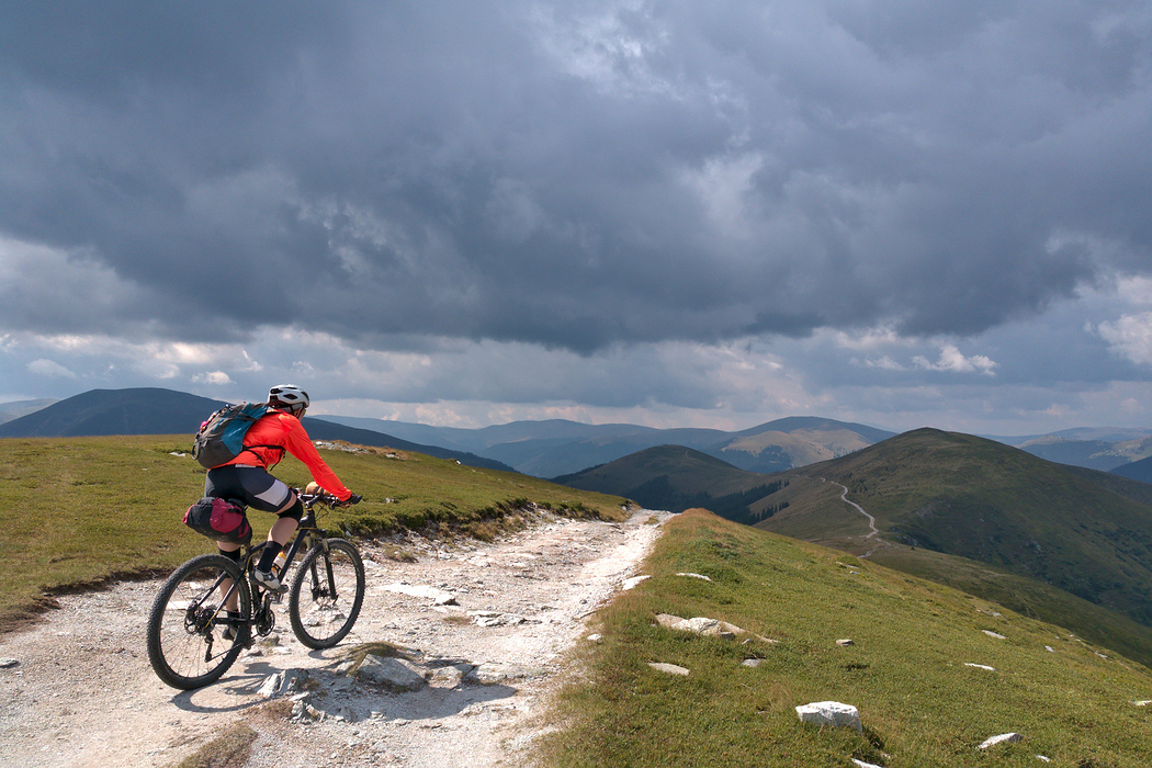 Mini-epica de vara, pe biciclete din Oltenia pana in Transilvania, peste munti