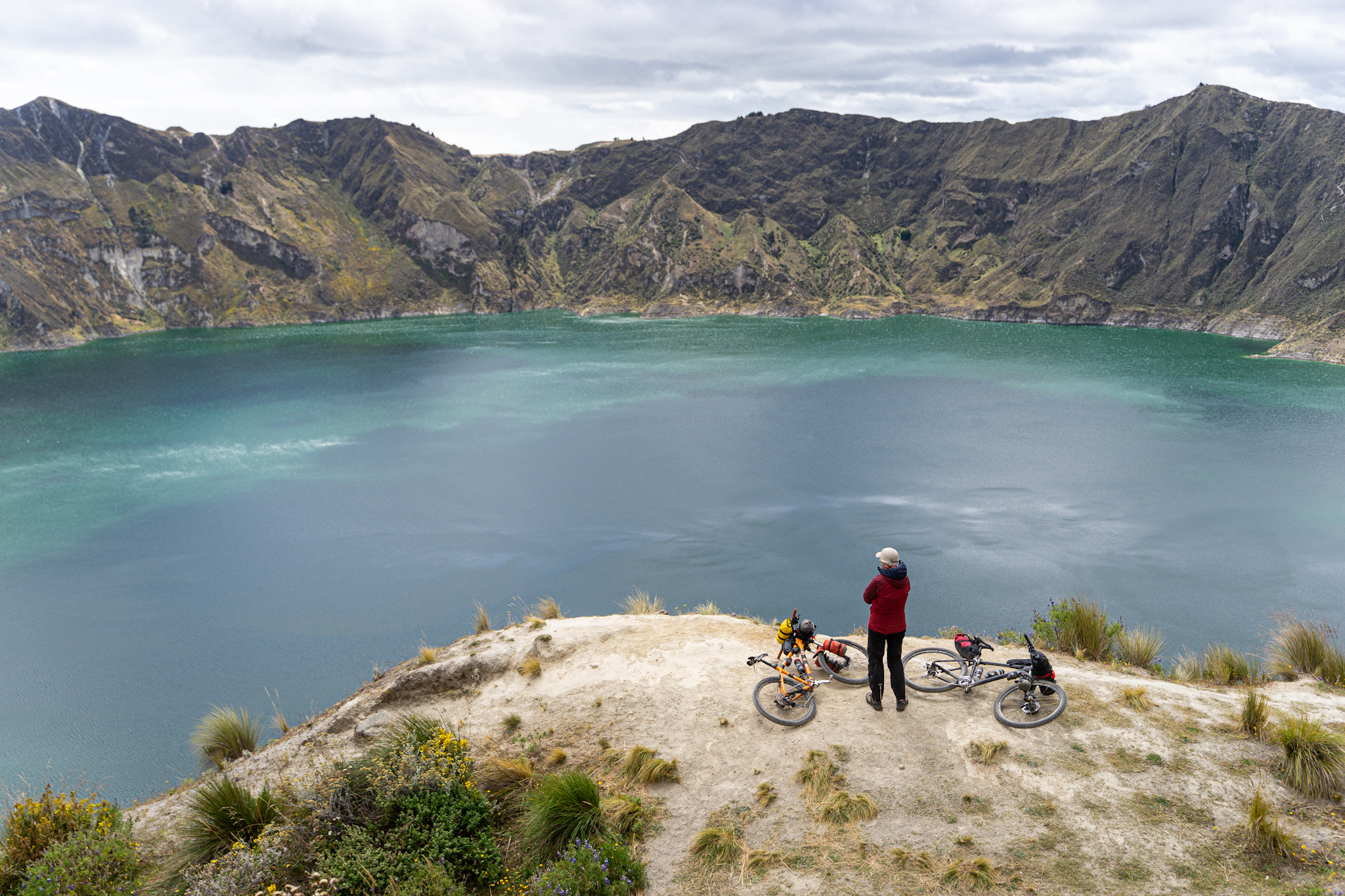 Quilotoa, turcoazul din vulcan.