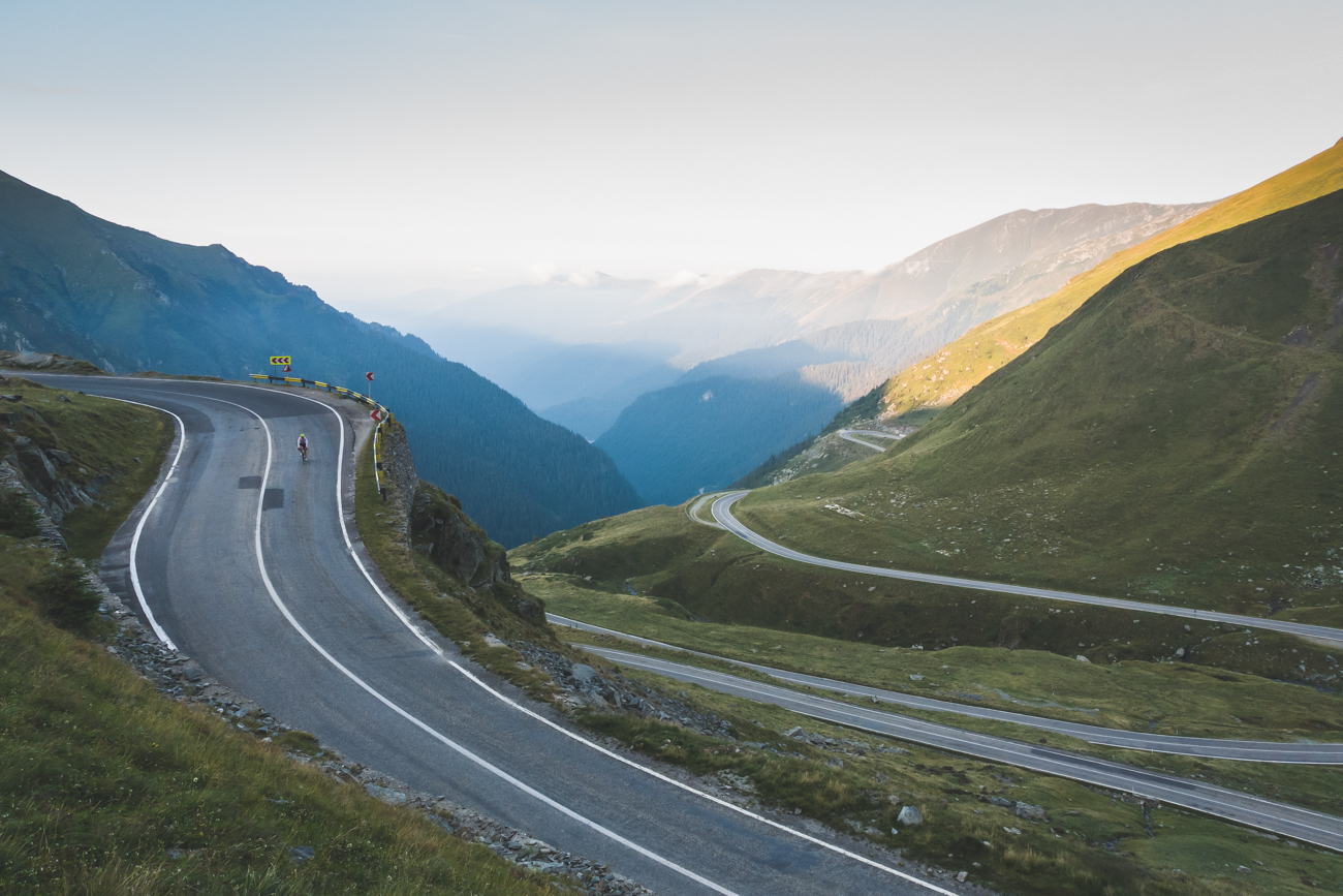 Transalpina – Transfagarasan, pe biciclete, la o zi.