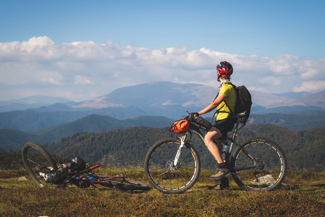 Muntii Cernei, in regim de bikepacking