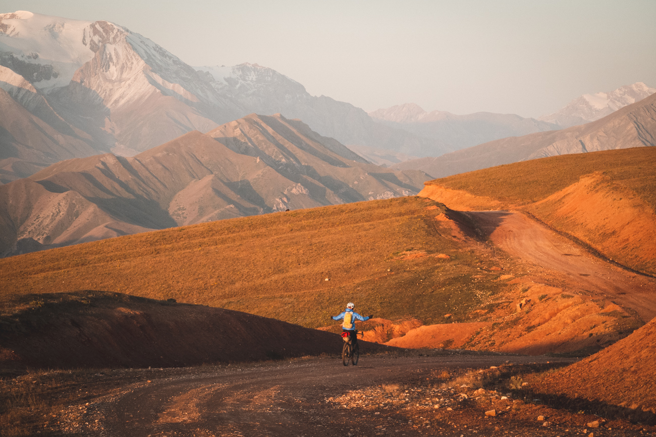 SRMR day 8, the descent to Baetov and the climb to Song Kul